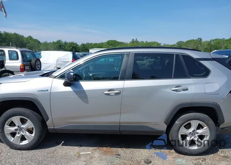 2019 Toyota Rav4 Hybrid Le z USA, uszkodzony, nr VIN 2T3LWRFV1KW018878